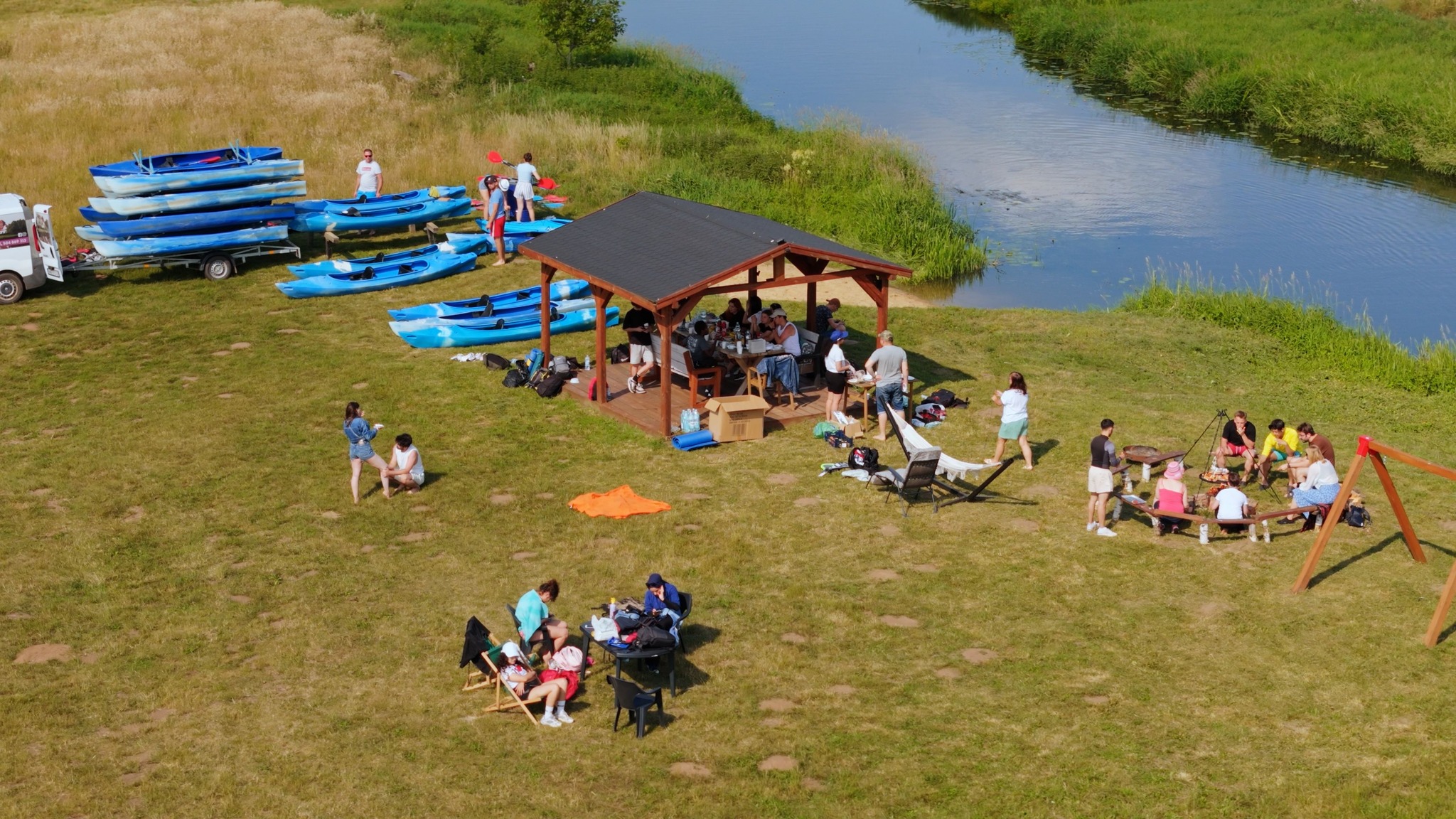 zdjęcie uczestnikow splywu kajakowego