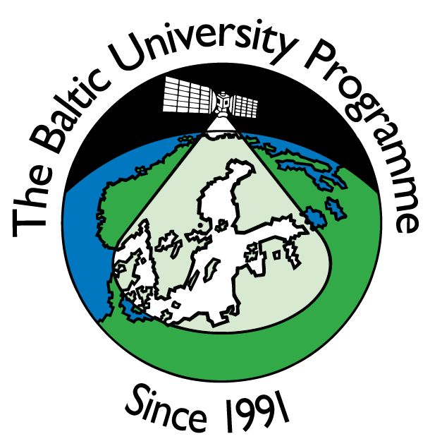 Logotyp programu Baltic University. Logotyp przedstawia ziemię i satelitę skupiające się na regionie Morza Bałtyckiego.